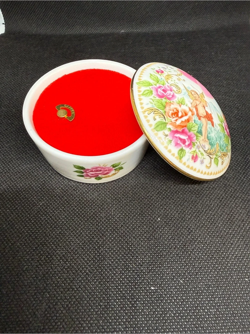 Royal Yarmouth decorative porcelain